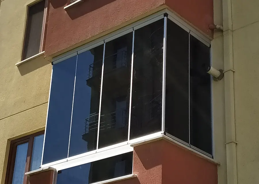 Cephe uygulaması füme cam balkon