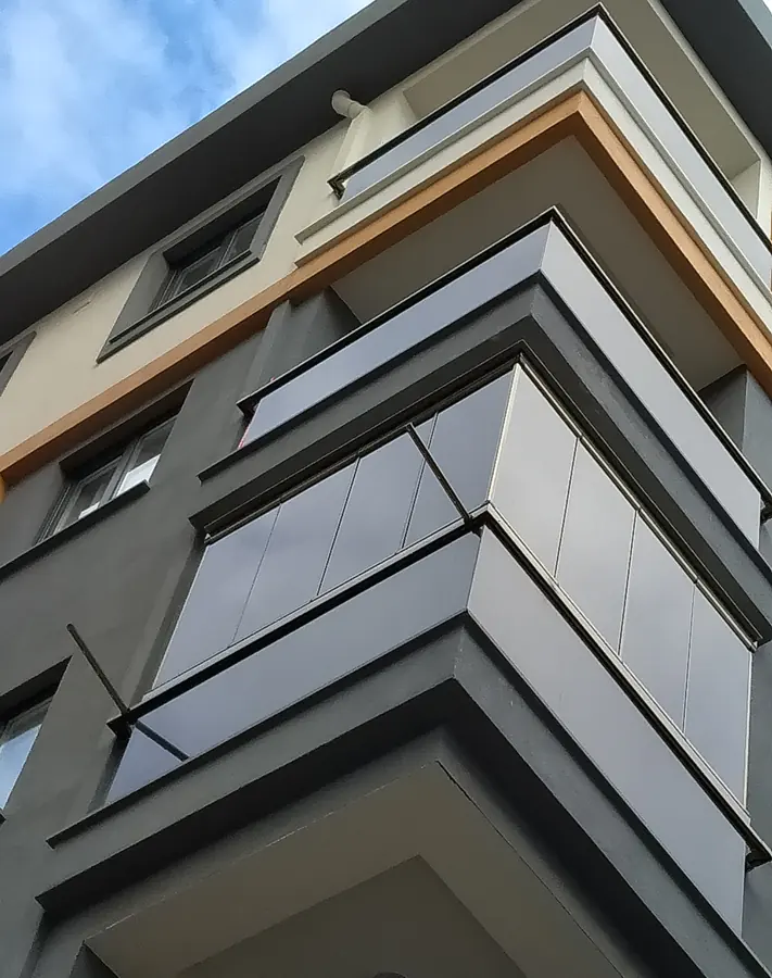 Antrasit ısıcamlı cam balkon uygulaması