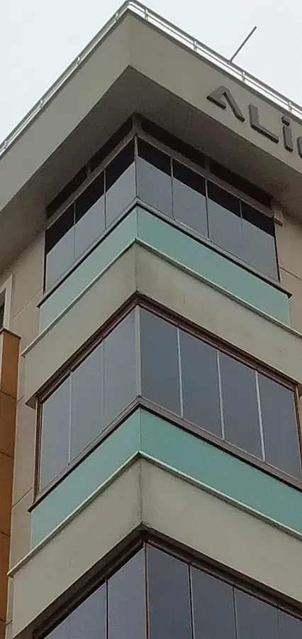 Isıcamlı cam balkon cephe detayı
